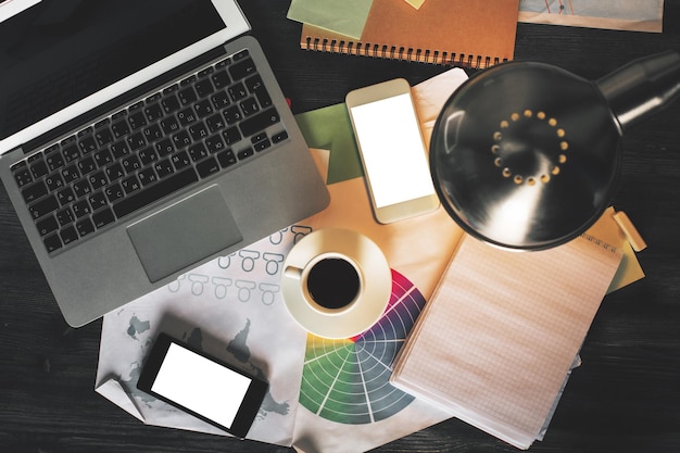 ユーザーエクスペリエンスリサーチと戦略